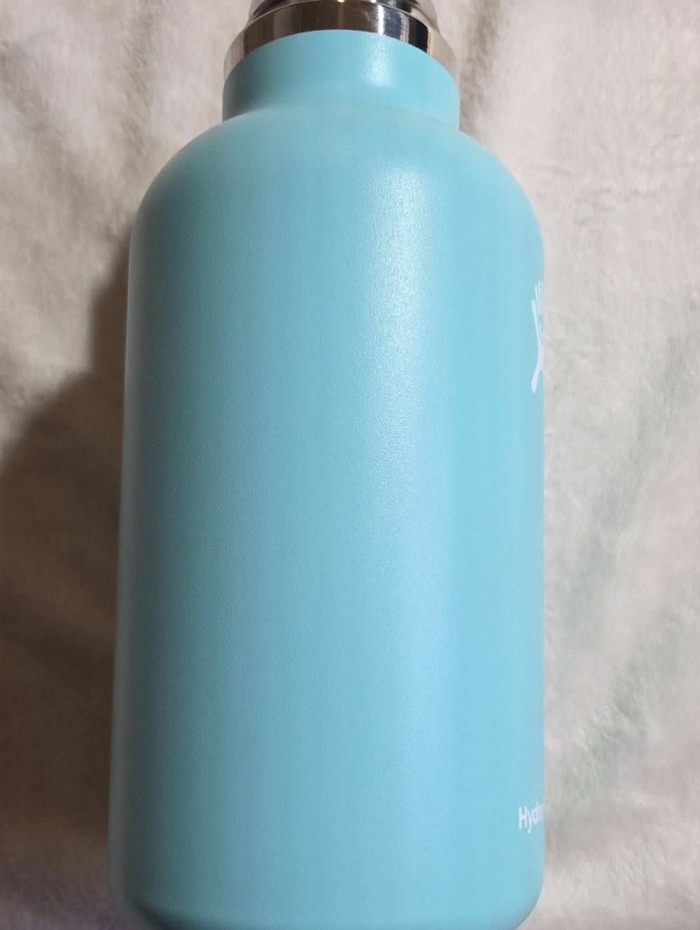 Hydroflask Wide-Mouth Vacuum Bottle with Flex Cap - 64 fl. oz. - Picture 9 of 12